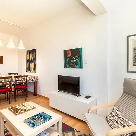 White - T2 Near Apartamento